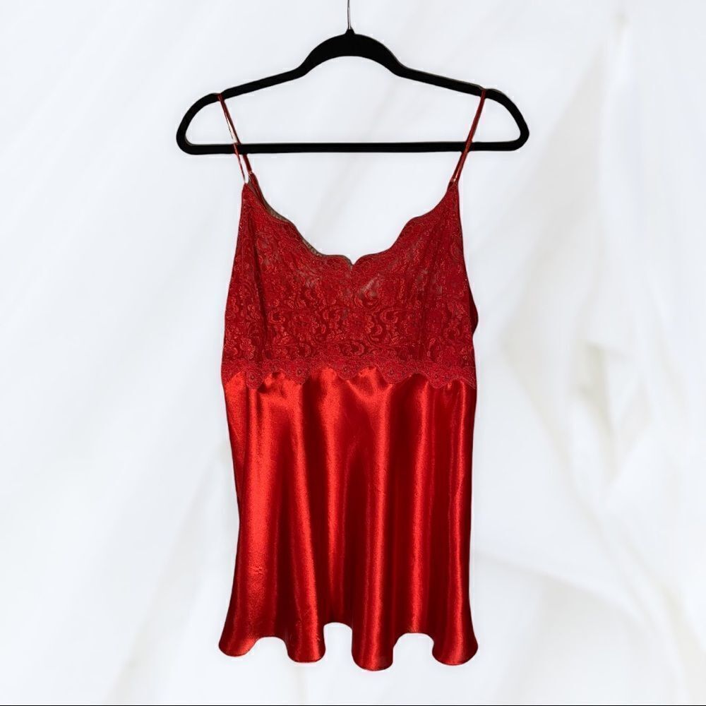 VTG (L) Red Cinema Exoile Lace Embellished Slip